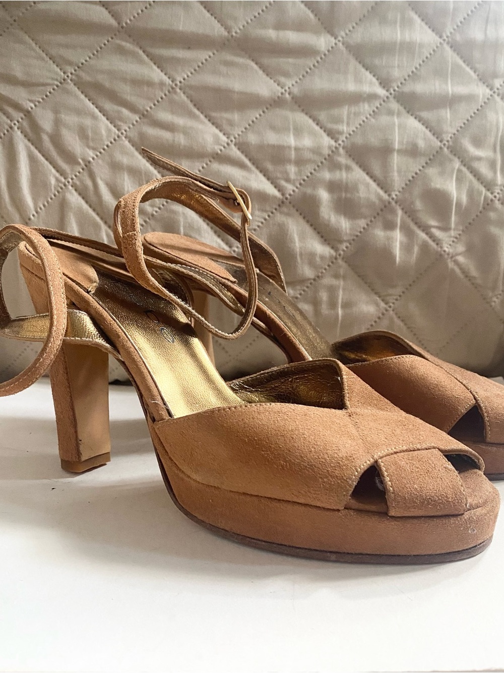 Bebe Women’s Open-Toe Suede Platform Heels in Tan, Sz 6